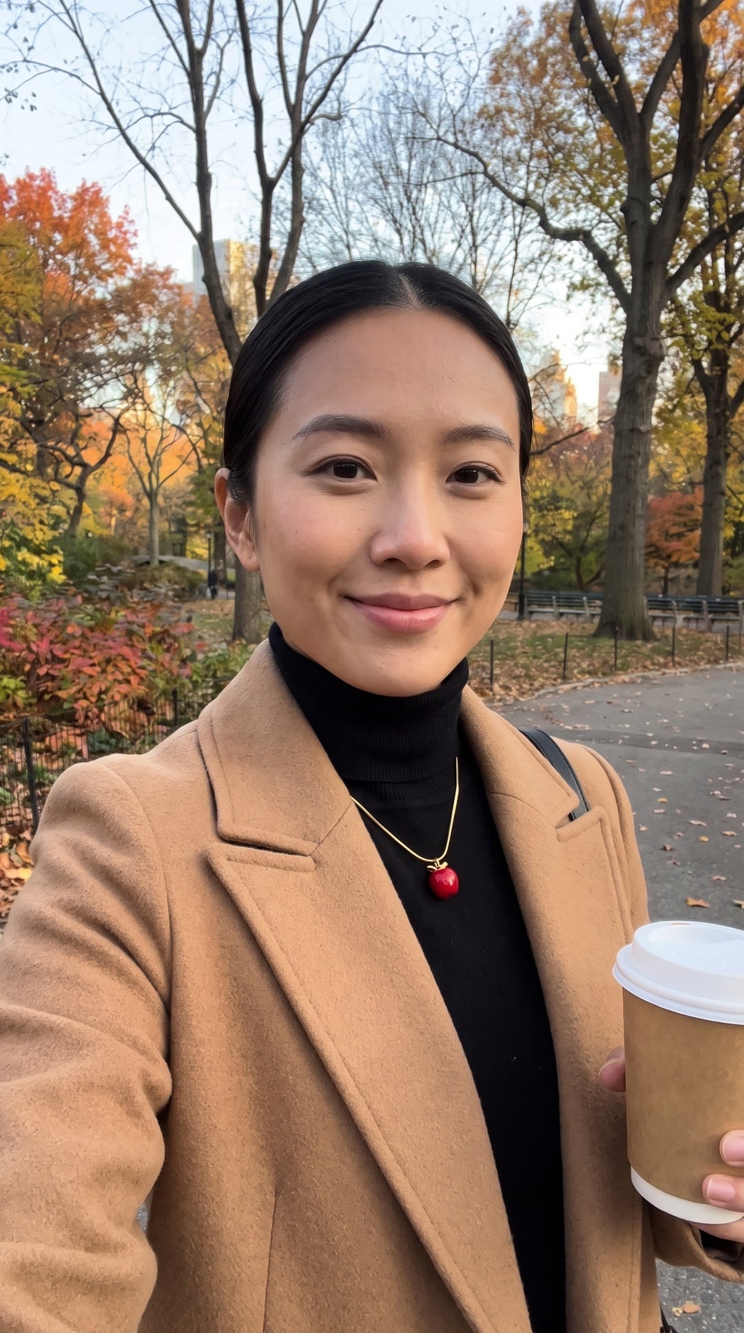 Ivy C. wearing the Snow White Candy Apple
